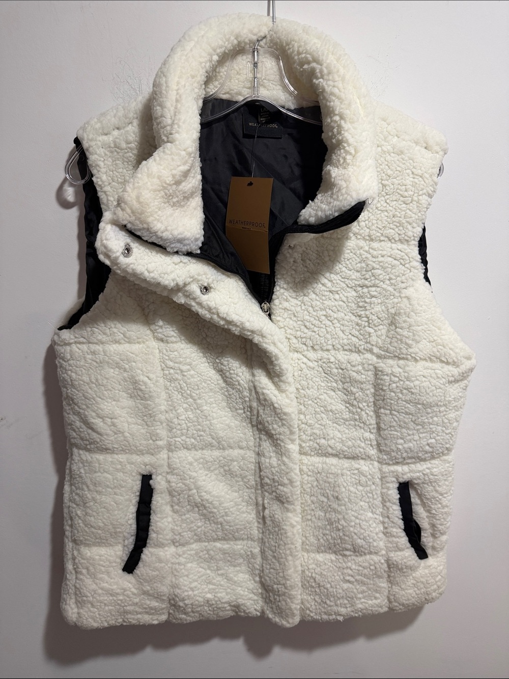 Weatherproof Ivory Sherpa Quilted Vest with Black Accents Size Large NWT